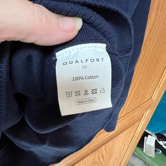 Qualfort Navy Blue Crewneck Sweater, EUC, Size M - Picture 4 of 5